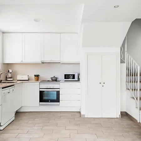 Molly 16 By 蓬塔普里马